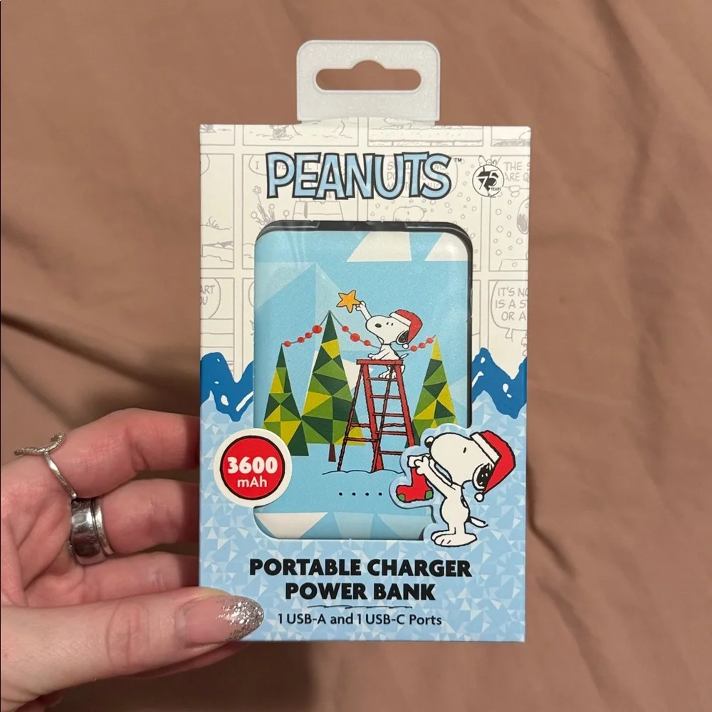 Peanuts 3600mAh Portable Battery, Power Bank with Dual USB Ports NIB
